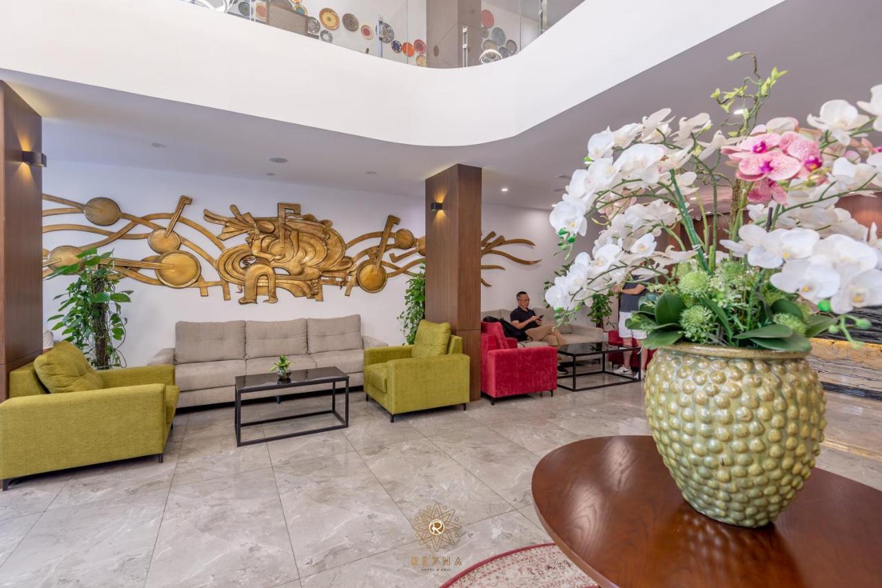 Reyna & Hotel 4*