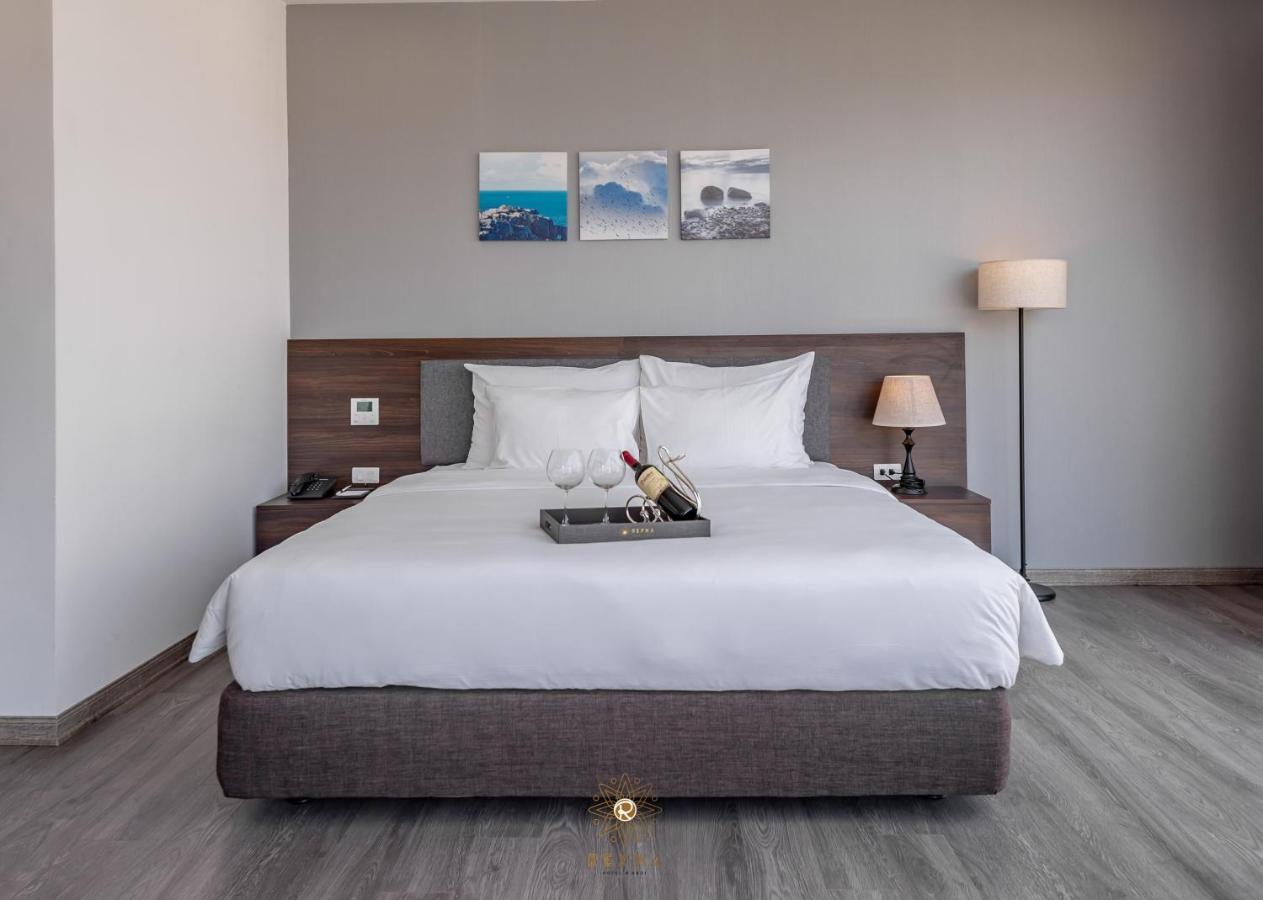 Hotel Reyna &