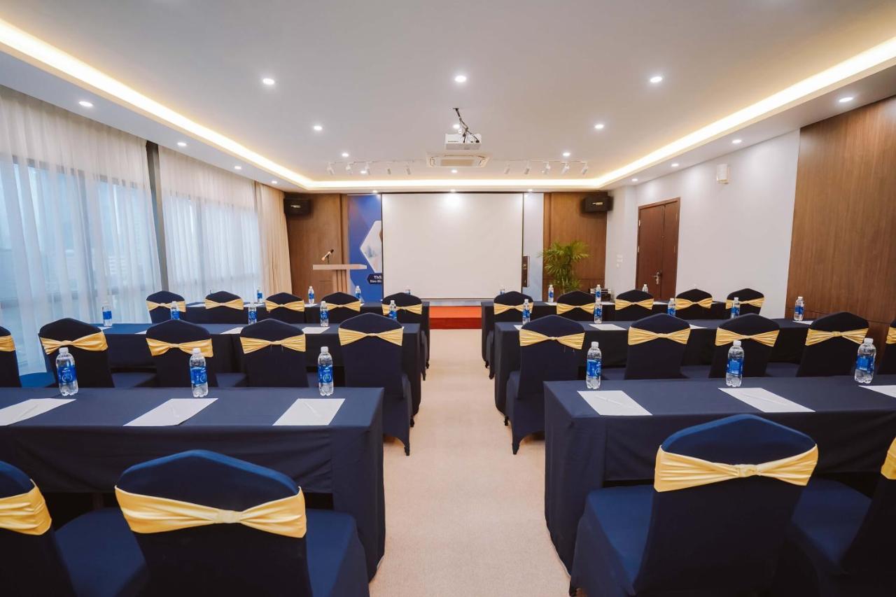 Reyna & 4* Hanoi